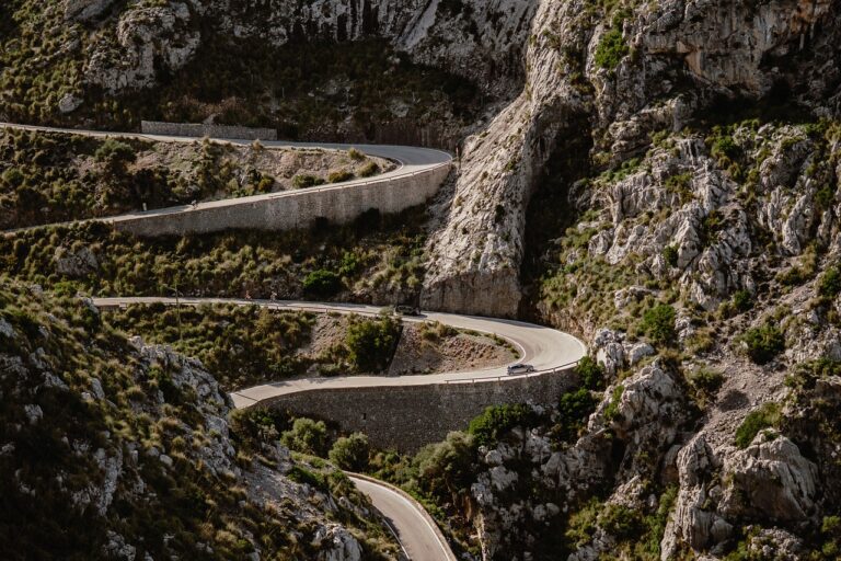 mallorca, winding road, mountains-6957128.jpg